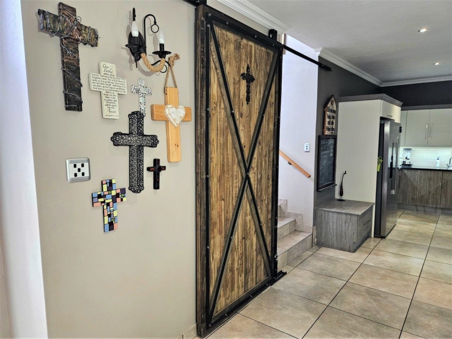 4 Bedroom Property for Sale in Melodie North West